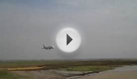 Первый пассажирский самолёт прибывает в аэропорт "Липецк